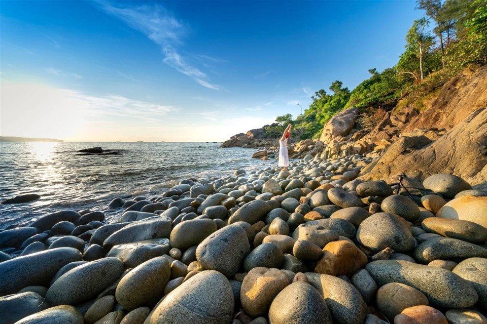 bai-tam-hoang-hau-bai-da-trung-ghenh-rang-tien-sa-quy-nhon-dulichquynhon