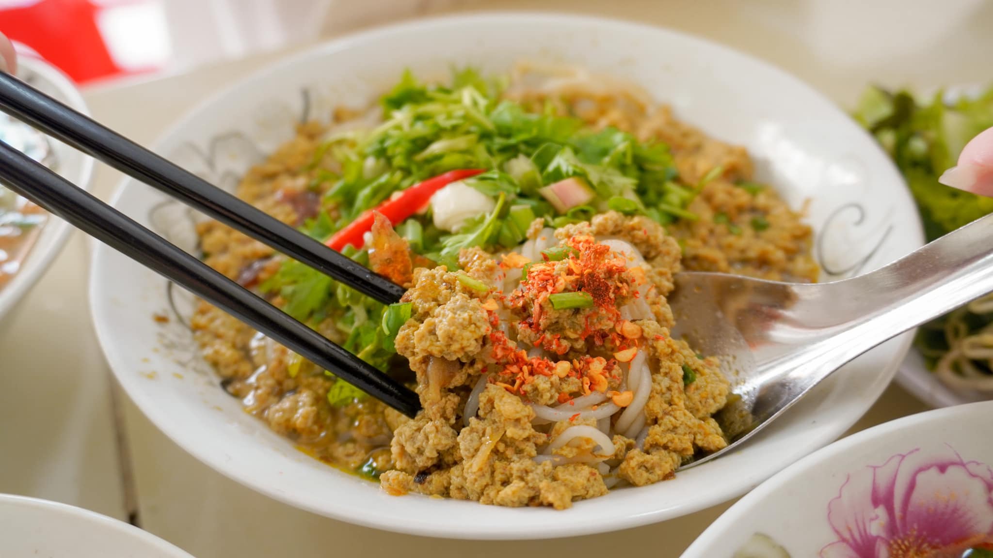 bun-ram-mon-ngon-quy-nhon-dulichquynhon