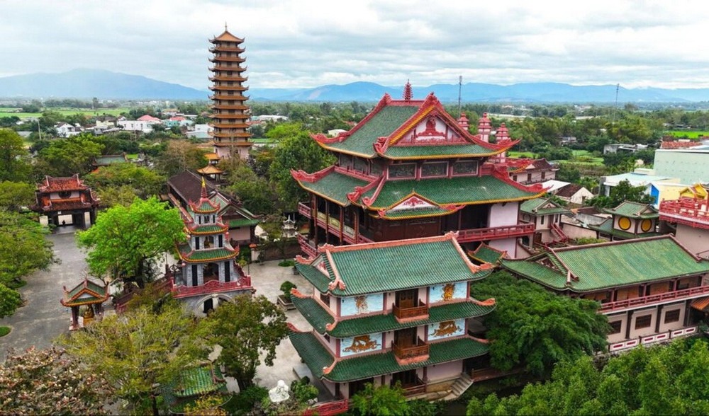 top-5-ngoi-chua-linh-thieng-co-kien-truc-tuyet-dep-tai-binh-dinh-dulichquynhon-6